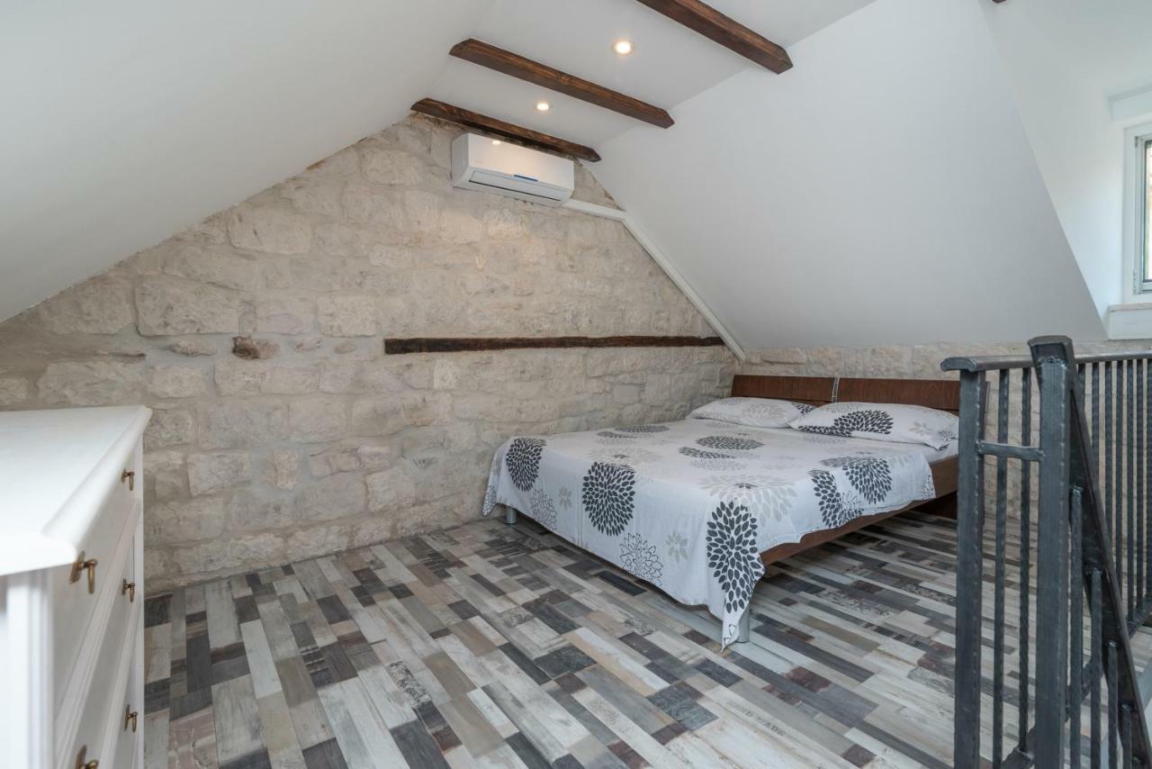 Apartman Škuribanda Trogir Bagian luar foto
